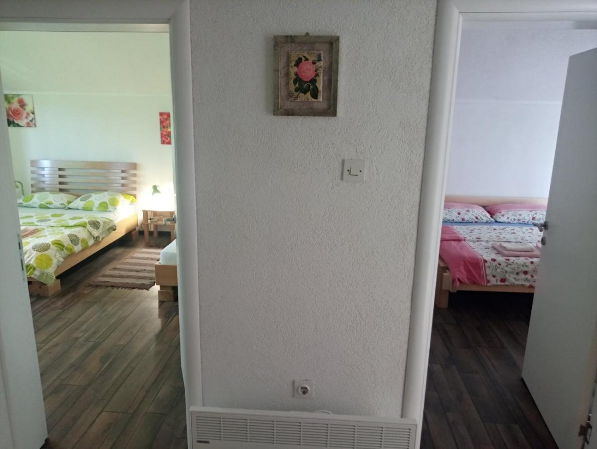 Apartment Gradina Korenica Bagian luar foto