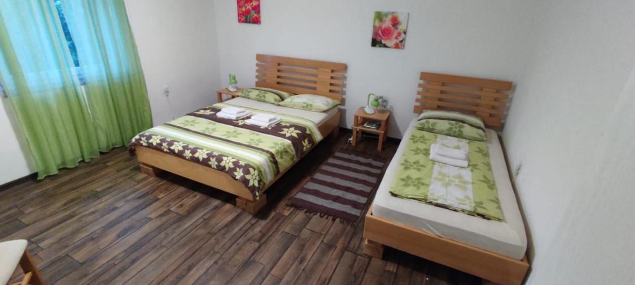 Apartment Gradina Korenica Bagian luar foto